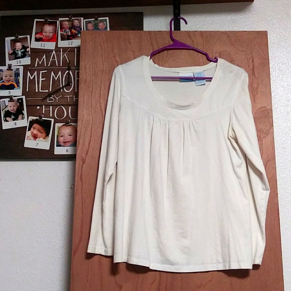 Maternity long sleeve shirt by Announcements size Large - white